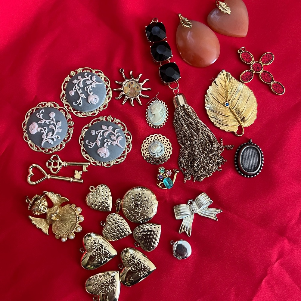 New and vintage Women's necklace pendants